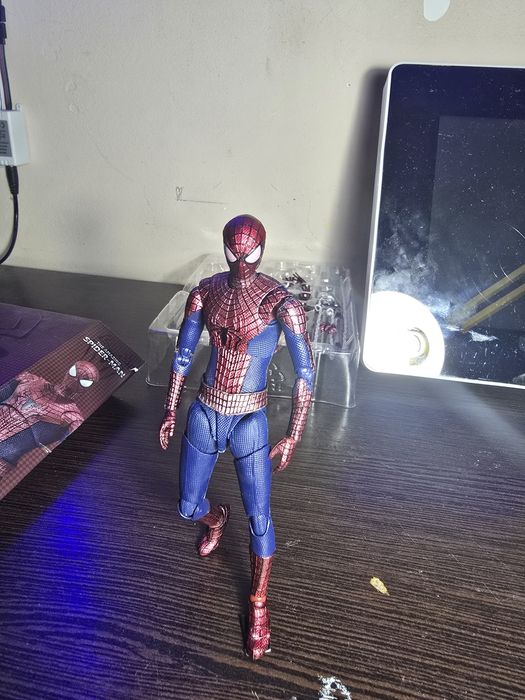 Человек паук игрушка