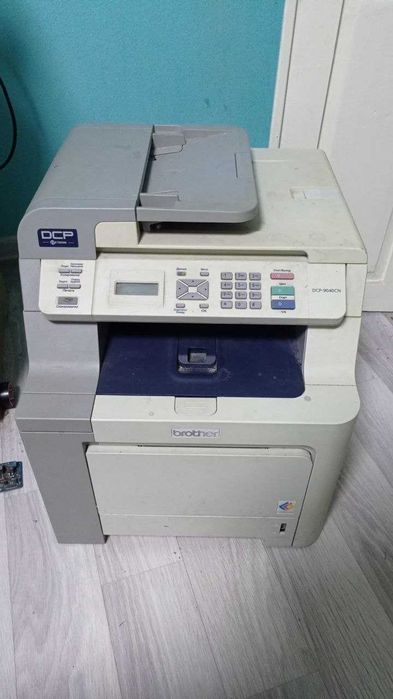 Многофункциональное устройство Brother DCP-9040CN