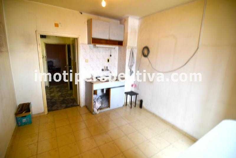 Продава се Двустаен апартамент в Пловдив, Кючук Париж - 65 кв.м за 800 €/кв.м - Снимка #2