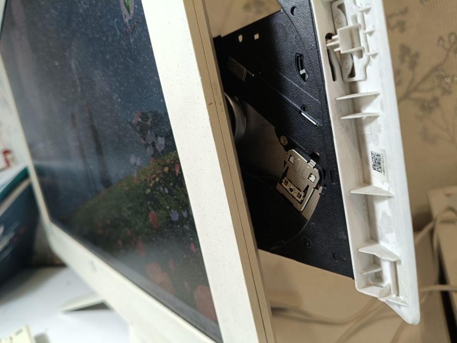 Продам моноблок HP 21.5 i3/8GB/SSD