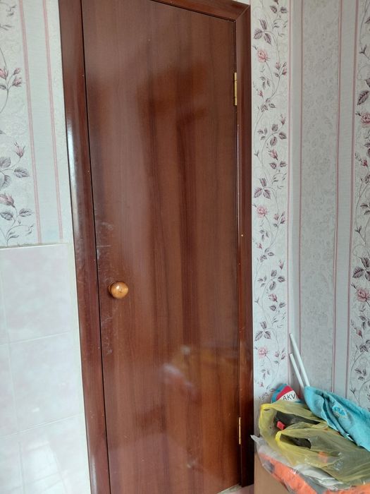 Есіктер әр түрлі размерде 90 , 80 , 60