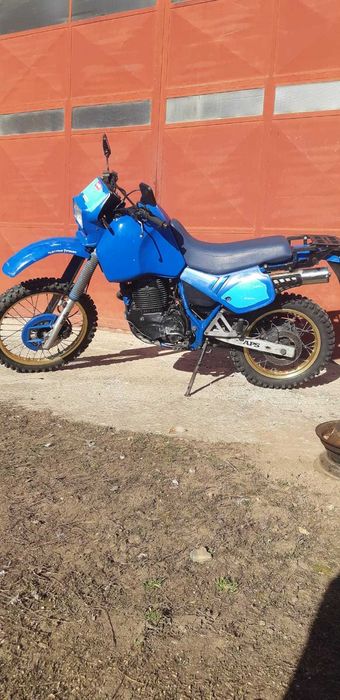 Motocicleta Aprilia TUAREG 350