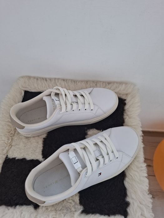 Adidasi Tommy Hilfiger din piele, dama nr. 36 ca NOI