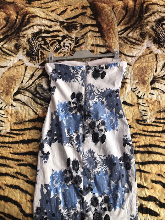 Rochie paiete argintii cu  decolteu