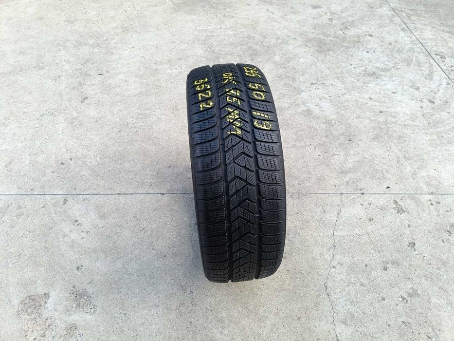 O anvelopa de iarna 235 50 19 pirelli scorpion winter 7,5 mm dot 3522