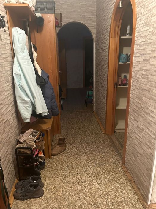 Продам четырехкомнатную квартиру