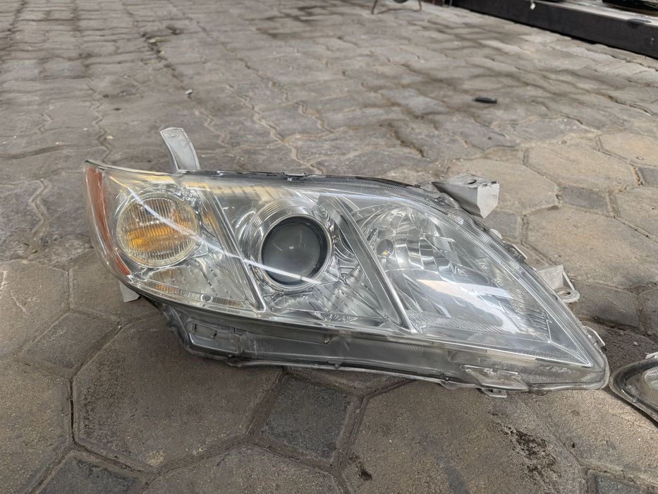 Фары на Toyota Camry 40 Америка б/у оригинал