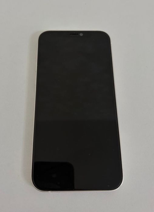 Айфон 12 в хорошем состоянии