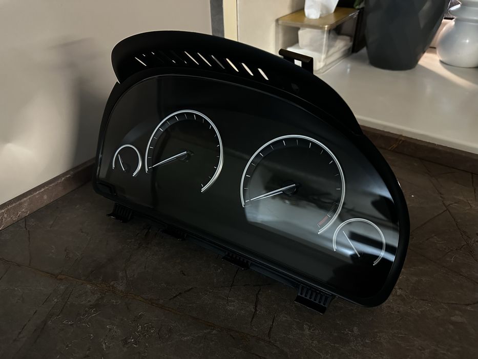 Приборка на BMW F10 BlackPanel