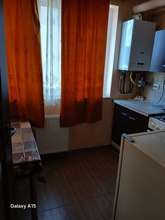 Închiriez apartament