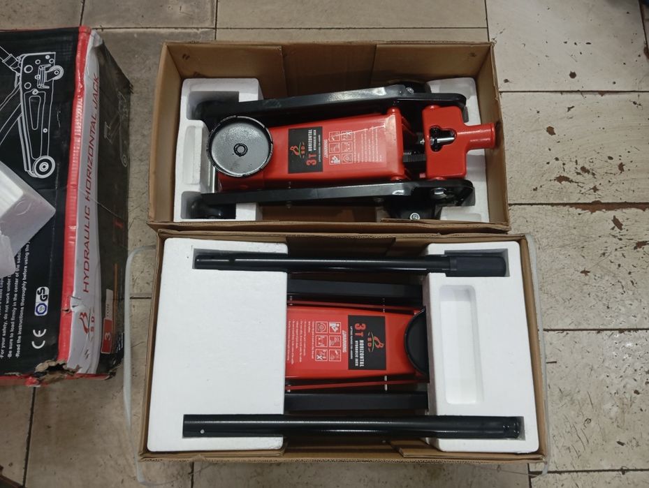 Домкрат подкатной 3т