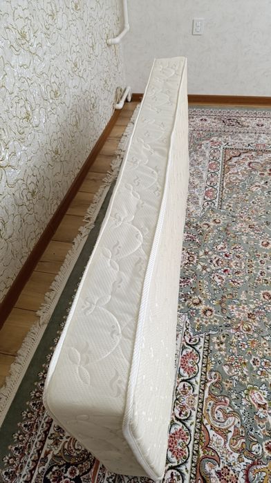 Продам матрас 190х80х18  б/у чистый