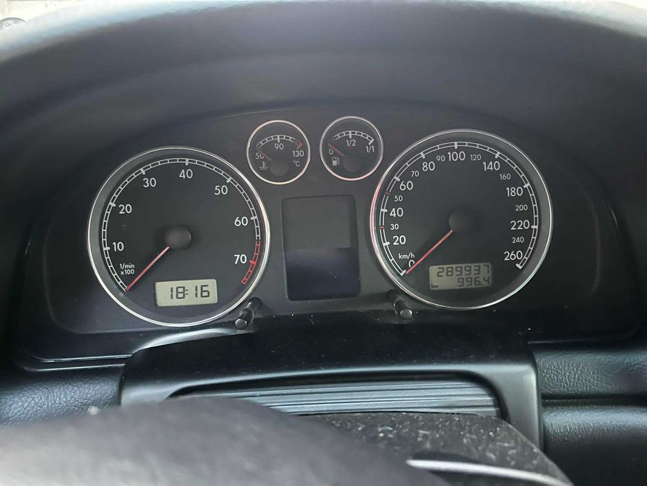 VW PASSAT 2003