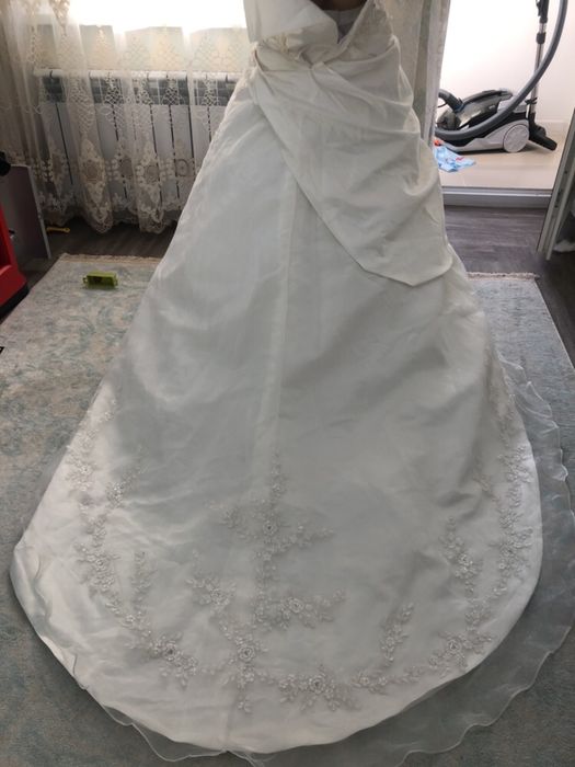 Свадебные платья