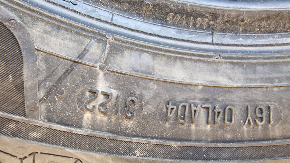 Anvelope 235/65R16C marca Semperit, M +S,DOT 2022,7 mm