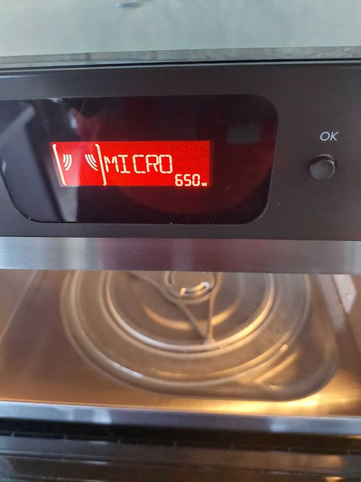 Комбинирана микровълнова фурна за вграждане