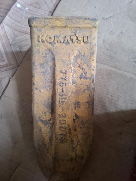 Зубья KOMATSU 175-HE-3000