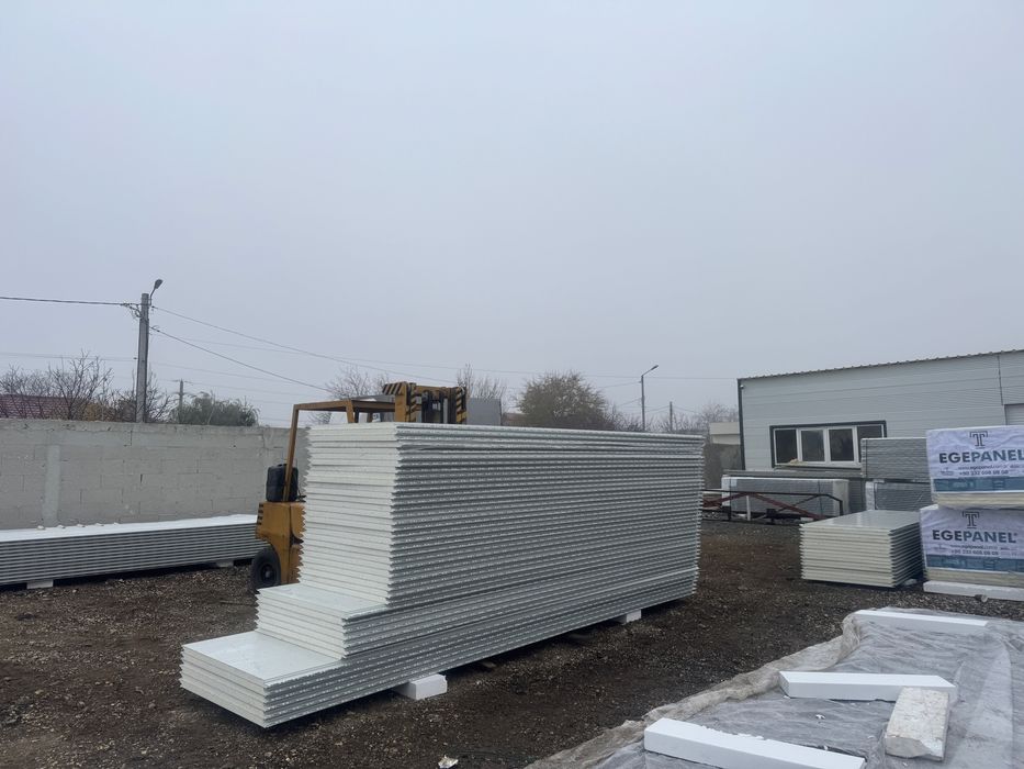 Panouri pentru garaje , hale , magazii