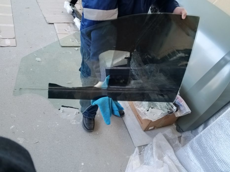 Old chap Eshikning oynasi Dongfeng EP 008