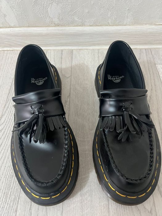 Муж обувь сатылады новый просто размер келмей қалды размері 41,5