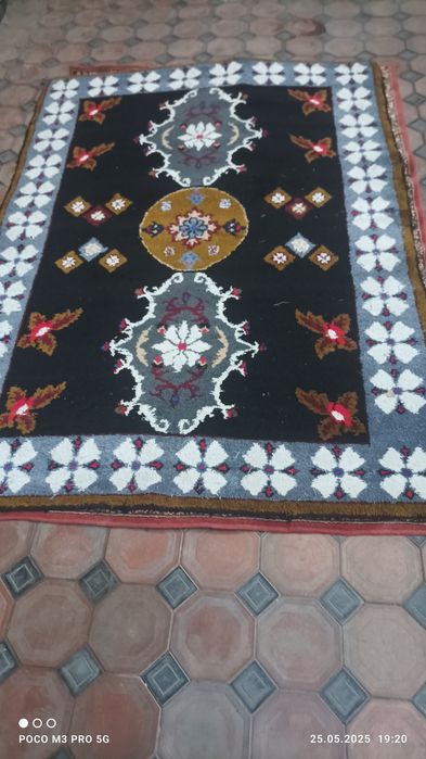 Гиламлар сотилади