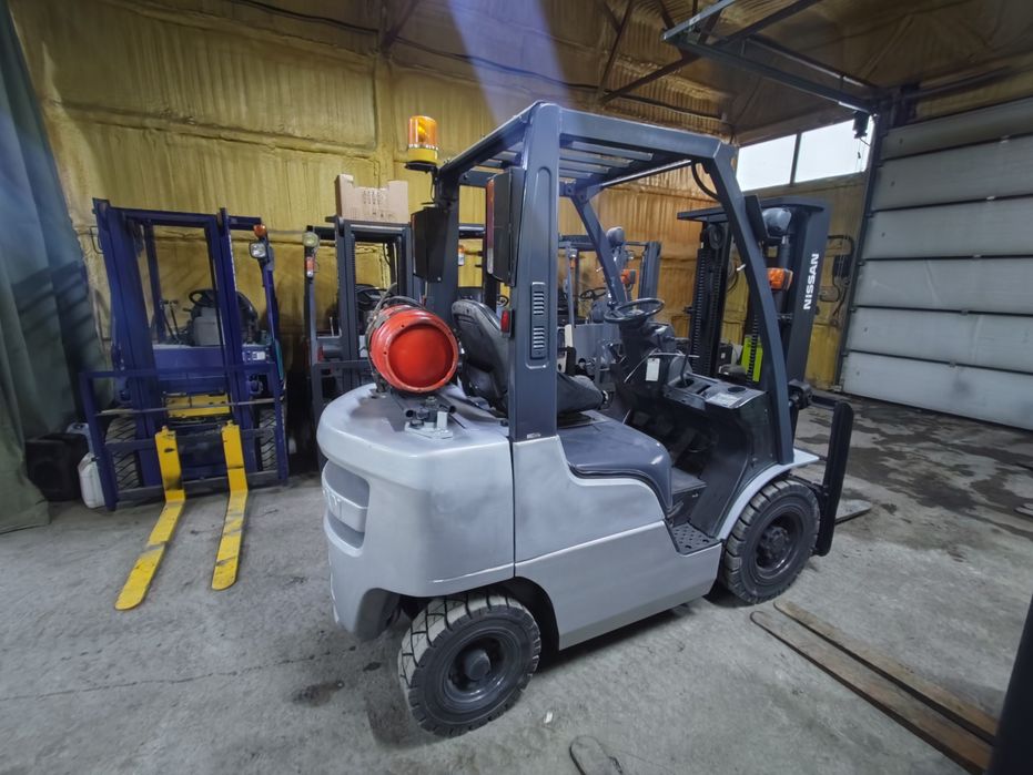 Продам вилочный погрузчик. Кара