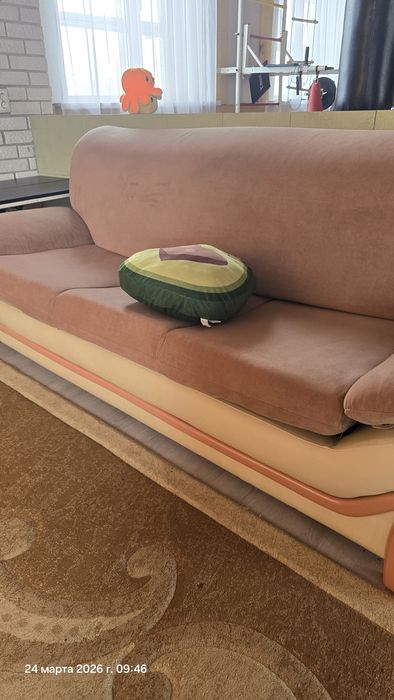 Продаю диван с креслом
