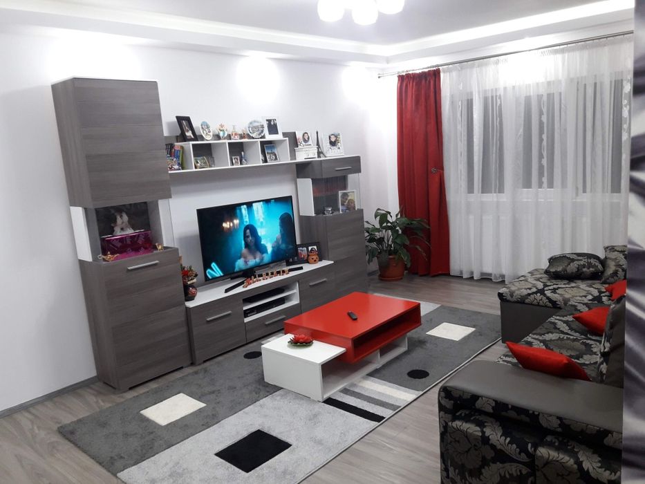 Închiriez apartament 2 camere zona ultracentrala- Piata Mare  - Rodna