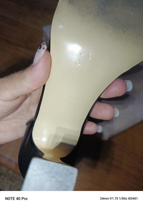 Женская обувь (босоножки)