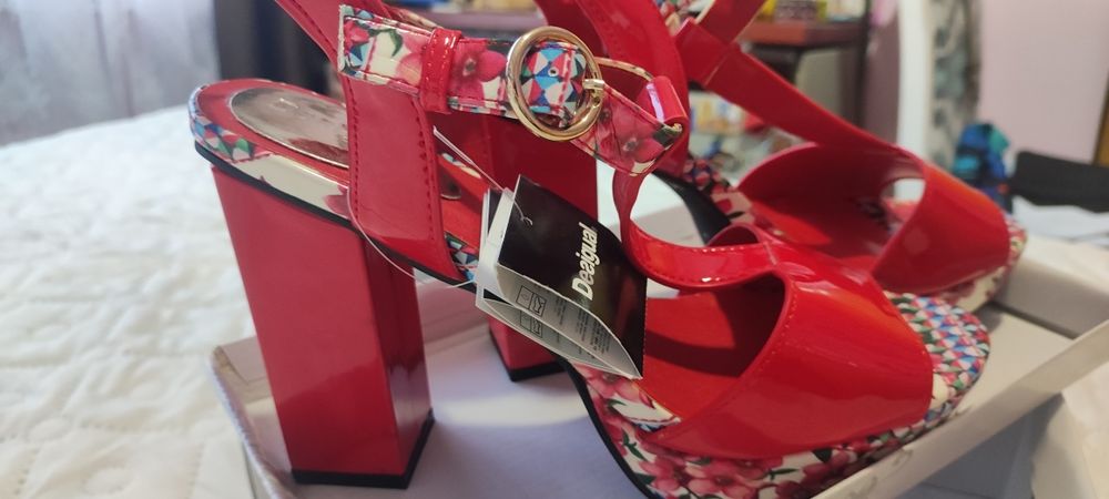 Нови летни елегантни обувки Desigual с етикет