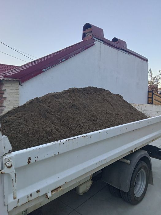 Transport nisip , agregate , etc