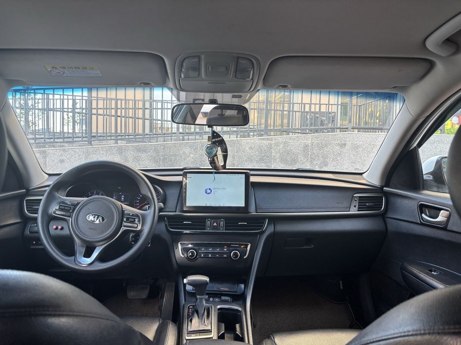 Kia k5.