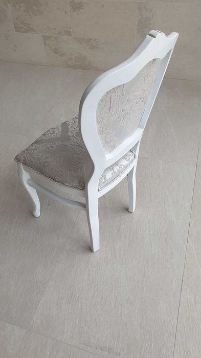 Scaune lemn masiv, tapitate