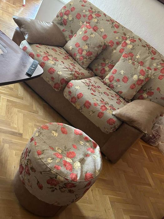 Холова гарнитура – 2 дивана, фотьойл и табуретка