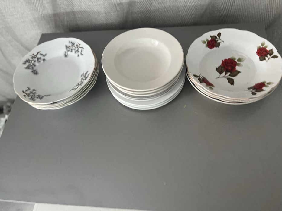 Тарелки глубокие, большие.
