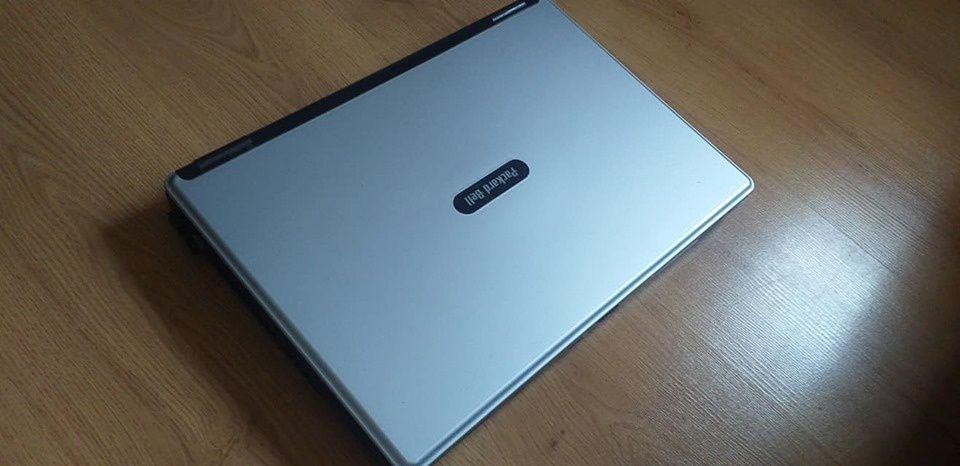 Laptop Packard Bell 17'' functional
