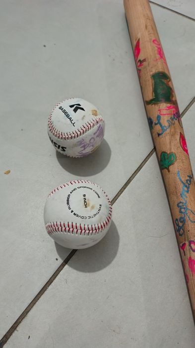Set Baseball ( bâtă , mingii , mănușă )