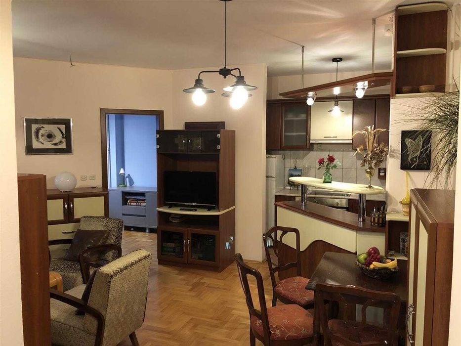 Двустаен имот в кв.Дървеница