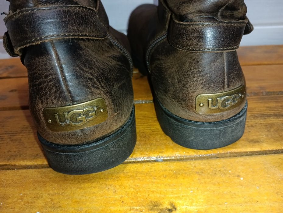 UGG кожени ботуши N40- 29 лв