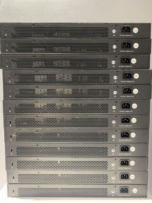 TP-Link TL-SG3428 JetStream — 24 порта + 4 SFP