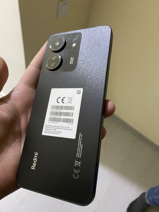 Redmi 13c qora rangda vapshe idealni