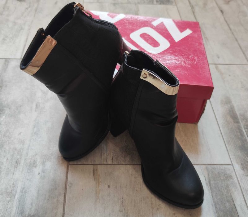 Дамски боти на висок ток