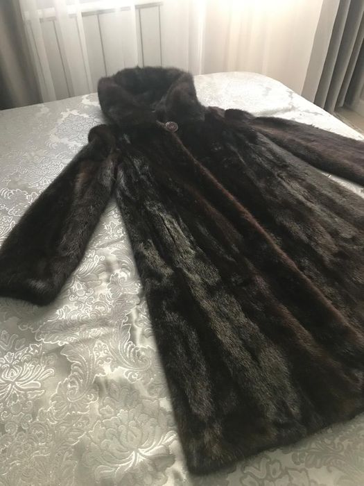 Продаю Шубу норковую