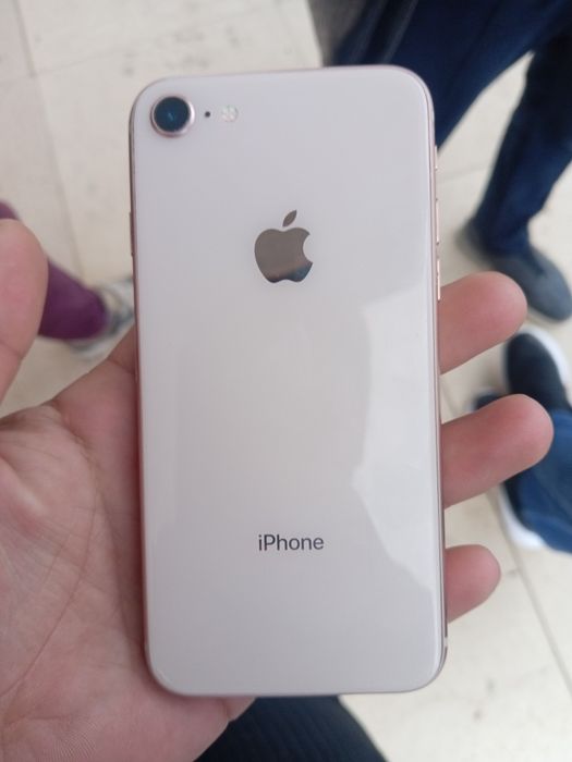 Srocna sotiladi IPhone 8 LLA