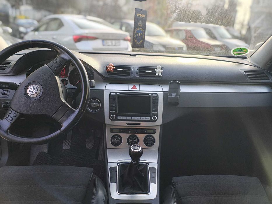 Volkswagen Passat B6 2500€ (negociabil)