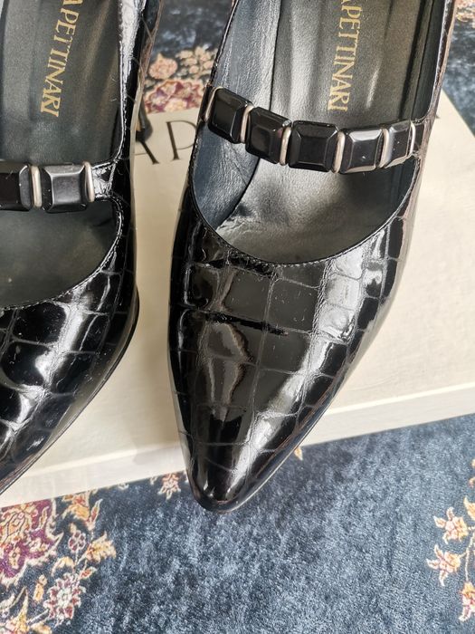 Pantofi din piele, Loretta Pettinari