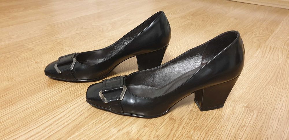 Pantofi piele naturala, marimea 38, negri