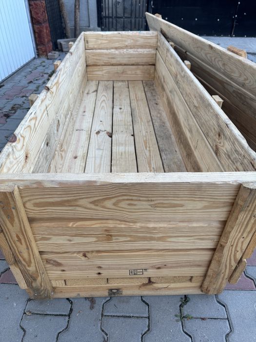 Lada industriala de transport pentru echipamente grele/militare.