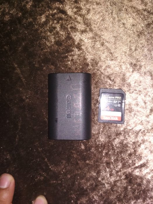 Canon 80 d  sotiladi