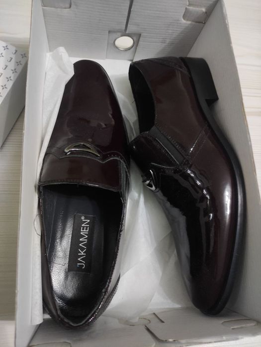 Продам смокинг, комплект с туфлями, шикарный, брендовый